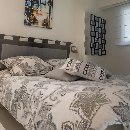 Luxury One Bedroom Martinez *