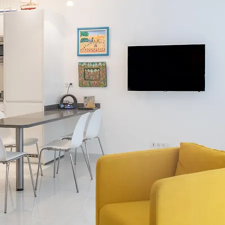 Luxury One Bedroom Martinez Apartment *