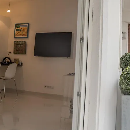 Luxury One Bedroom Martinez *